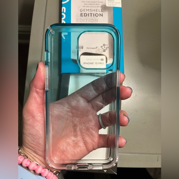 Speck iPhone 13 Pro case - Picture 5 of 5